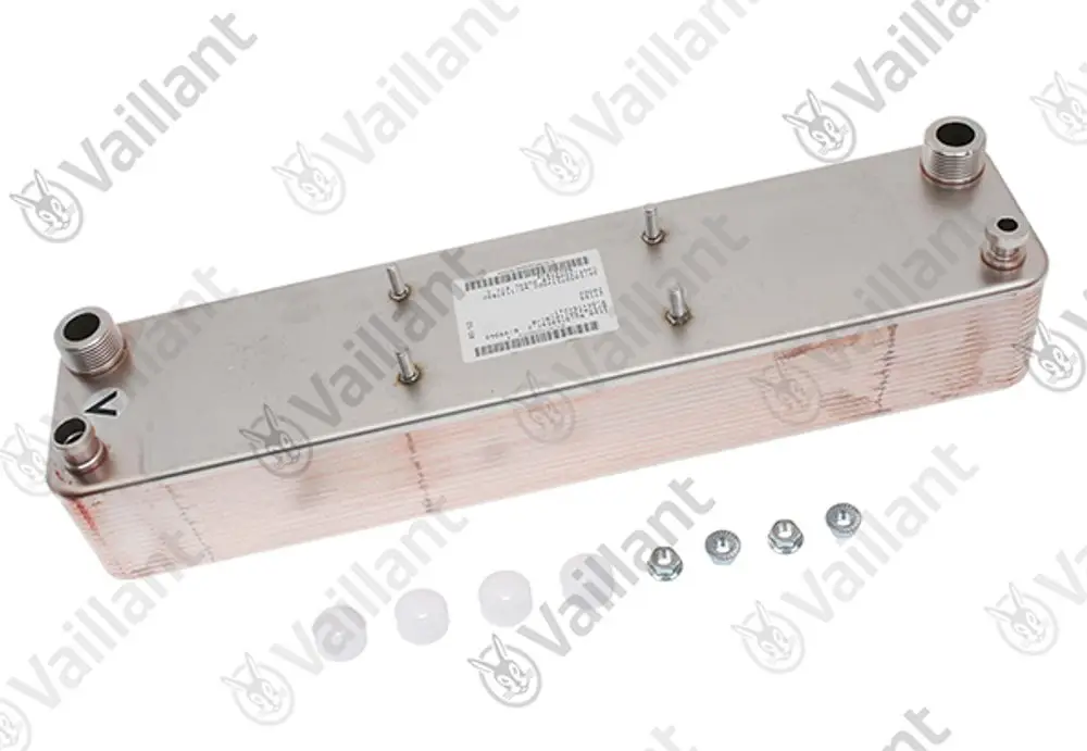 Vaillant Kondensator aus Edelstahl mit mehreren Anschlüssen und Befestigungselementen. Sichtbare Markenkennzeichnung und Produktetikett.